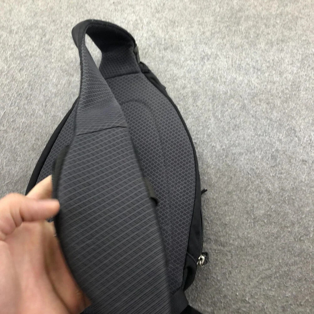 Patagonia Atom 8L Black 18